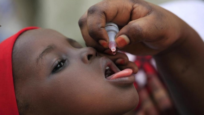 Iranpress: تطعيم 33 مليون طفل ضد شلل الأطفال جنوبي قارة أفريقيا