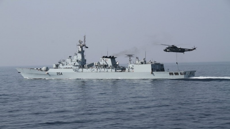 Iranpress: بدء المناورات الباكستانية البحرية الدولية بحضور وفد من البحرية الإيرانية