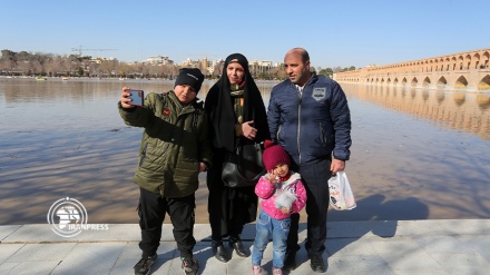  تصاویری از جاری‌شدن آب در زاینده‌رود، نگین‌‌گردشگری اصفهان 