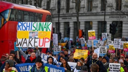 اعتصاب ده ها هزار کادر درمان در انگلیس