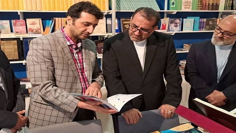 Iranpress: إنشاء مركز لتعليم اللغة الفارسية في سلطنة عمان