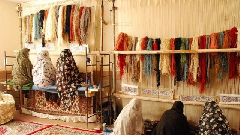 Iranpress: زيادة إنتاج السجاد اليدوي في إيران