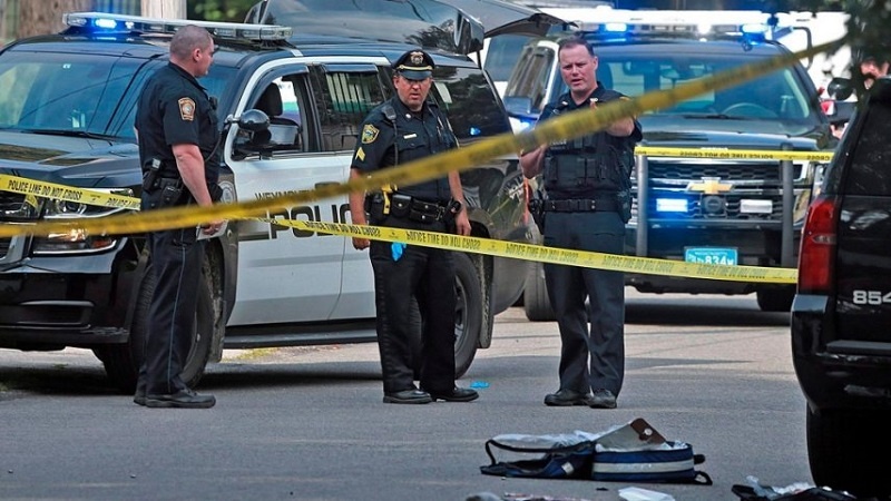 Iranpress: مقتل 3 أشخاص بينهم طفلة وصحافي في إطلاق نار بولاية فلوريدا
