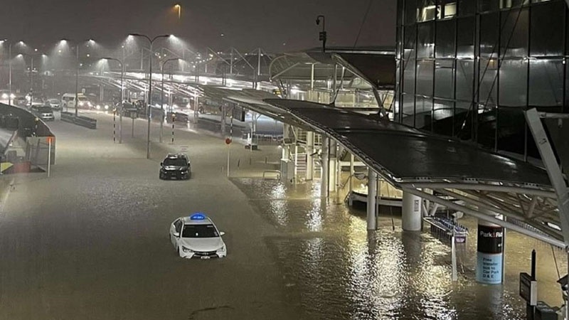 Iranpress: نزوح أكثر من 10 آلاف شخص في نيوزلندا جراء اعصار