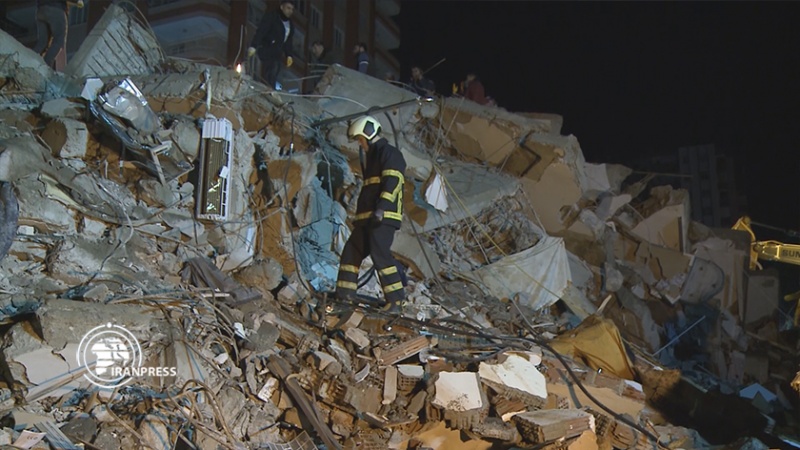 Iranpress: 6 قتلى وحوالي 294 مصابا في زلزال جديد ضرب تركيا