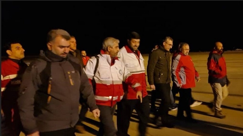 Iranpress: رئيس جمعية الهلال الأحمر الإيراني يصل إلى حلب
