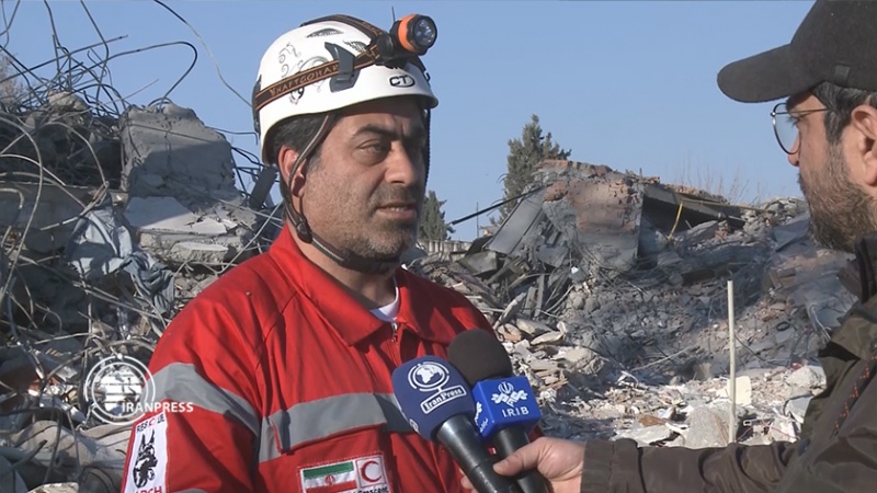 Iranpress: جهود فريق الإنقاذ الإيراني تستمر على مدار الساعة في تركيا