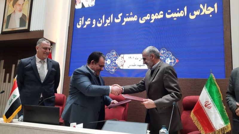 Iranpress: إيران والعراق يتفقان على إصدار جوازات السفر الخاصة لزيارة الأربعين