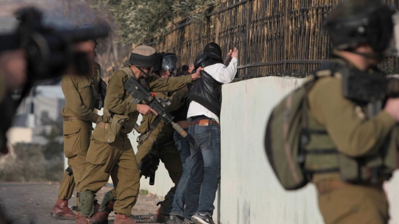 Iranpress: إصابة عشرات الفلسطينيين خلال مواجهات مع الاحتلال في القدس المحتلة 