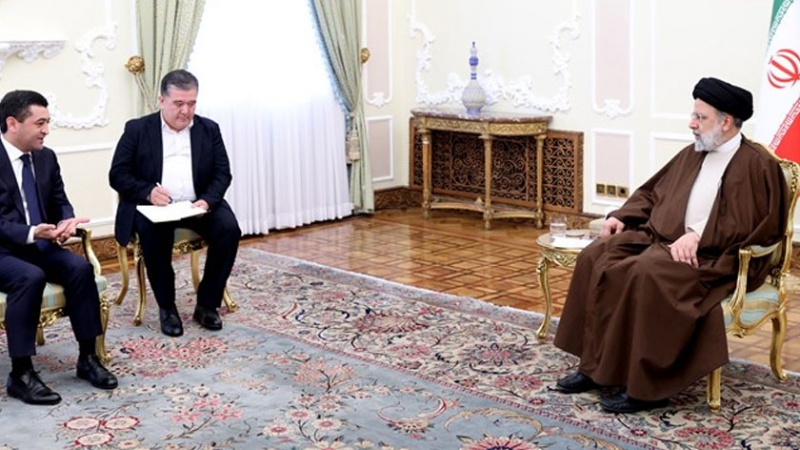 Iranpress: رئيسی : تعزيز سياسة التقارب مع دول الجوار نهج الحكومة الإيرانية