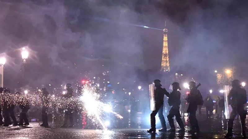 ممنوعیت هرگونه تجمع و تظاهرات در پاریس
