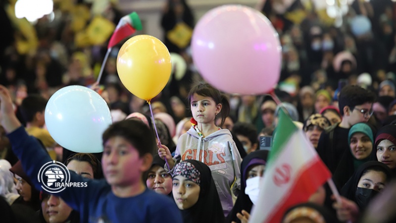 Iranpress: احتفالات النصف من شعبان في مصلى الإمام الخميني (رض)