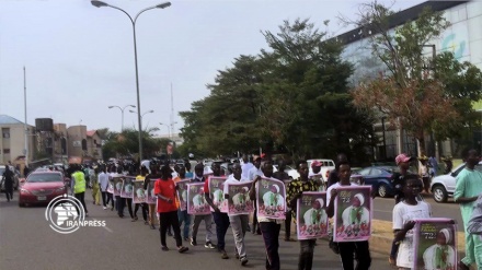 مسيرة احتفالية بهيجة في نيجيريا بمناسبة ذكرى ولادة الإمام المهدي (عج) 