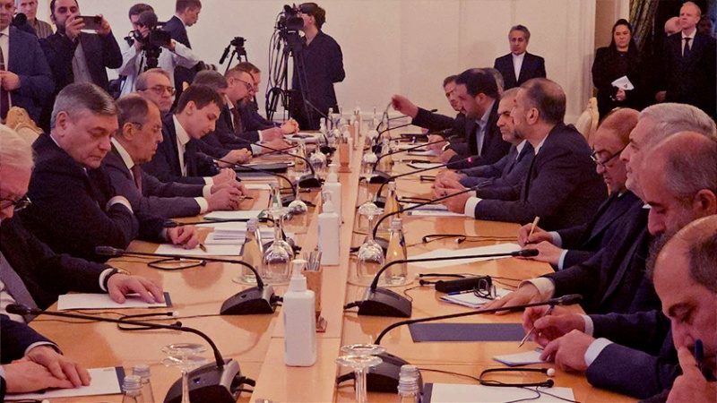 Iranpress: وزير الخارجية الإيراني يلتقي نظيره الروسي في موسكو