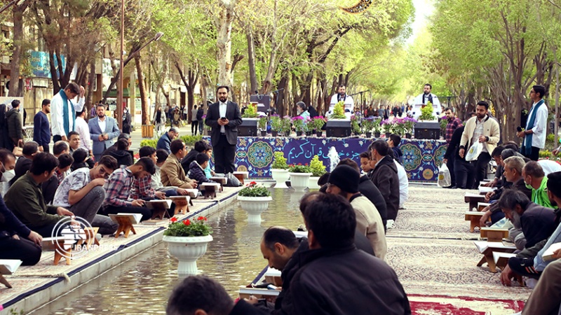 Iranpress: بالصور والفيديو.. إقامة مراسم تلاوة القرآن الكريم في أصفهان