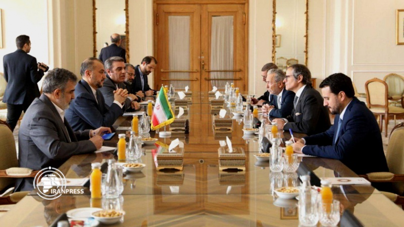 Iranpress: وزير الخارجية يؤكد على حل إجراءات الضمان مع الوكالة عبر التعاون التقني