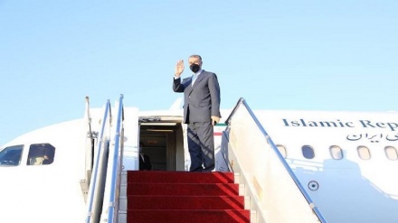 وزير الخارجية يغادر طهران نحو أنقرة