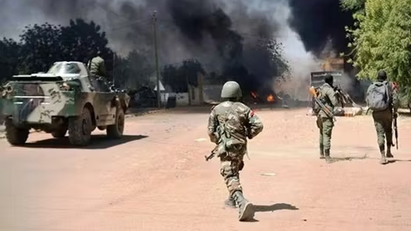 Iranpress: 69 قتيلا وجريحا في هجوم انتحاري ثلاثي وسط مالي