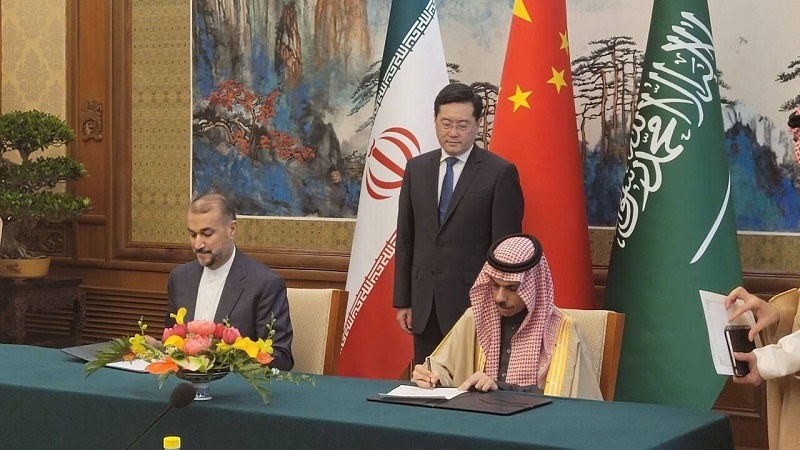 Iranpress: وزيرا خارجية إيران والسعودية يصدران بياناً مشتركاً في ختام مفاوضاتهما في بكين