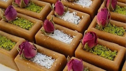 ‘رنكينك’ حلوى تقليدية إيرانية على موائد الإفطار