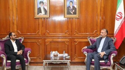 وزير الخارجية: ترحب إيران بكل مبادرة لحل الأزمة اليمنية 