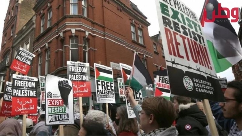 Iranpress: تظاهرة غاضبة أمام سفارة إسرائيل في لندن احتجاجًا على اقتحام الأقصى