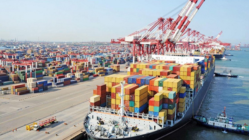 Iranpress: تصدير 75 مليون طن من البضائع من إيران إلى دول الجوار