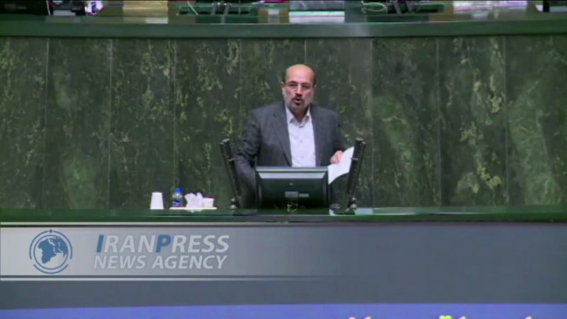 ایران پرس: سخنان تند نماینده قزوین خطاب به فاطمی امین: چرا به رئیس جمهور آمار دروغ دادید