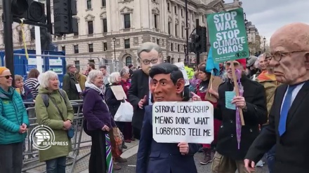 شاهد بالفيديو .. مظاهرات في لندن دفاعًا عن البيئة