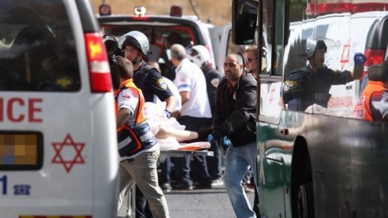 Iranpress: إصابة جنديين من الاحتلال الإسرائيلي في عملية الطعن بالقرب من ‘تل أبيب’