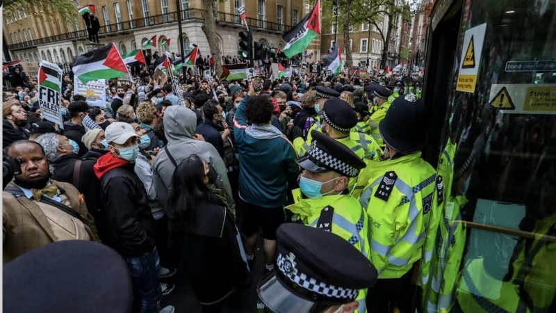 Iranpress: مئات البريطانيين يهتفون ‘الموت لإسرائيل’ في لندن