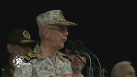 سرلشکر باقری: مأموریت ارتش در اقیانوس‌ها ادامه خواهد داشت