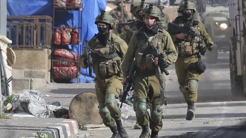 إصابة 10 فلسطينيين خلال اقتحام الصهاينة لمخيم عقبة جبر