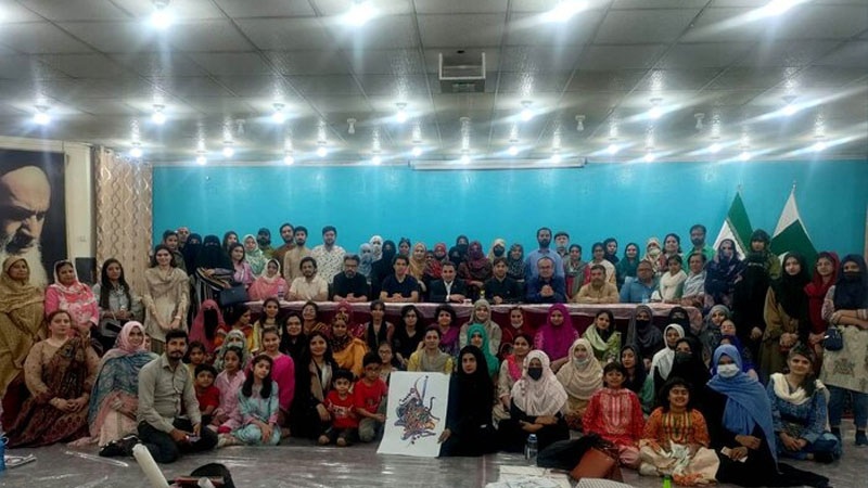 Iranpress: إقامة ورشة الخط والتذهيب في باكستان بحضور فنانين إيرانيين