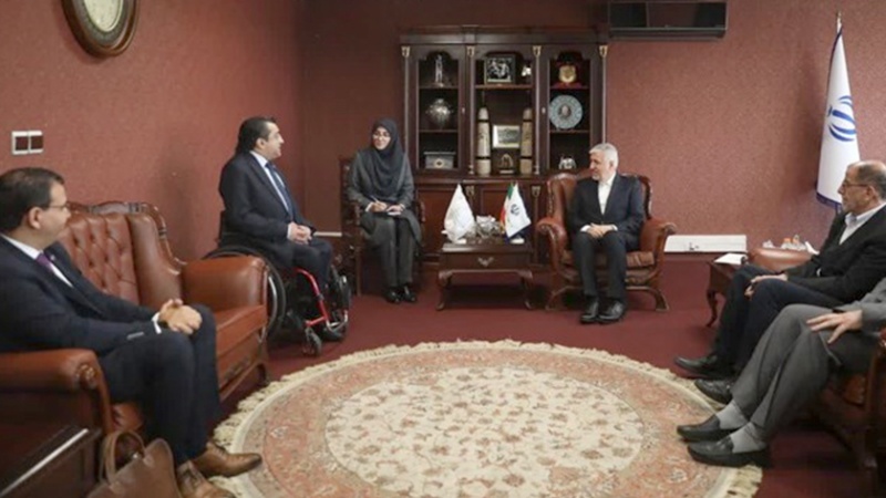 Iranpress: وزير الرياضة والشباب يلتقي برئيس اللجنة البارالمبية الأسيوية