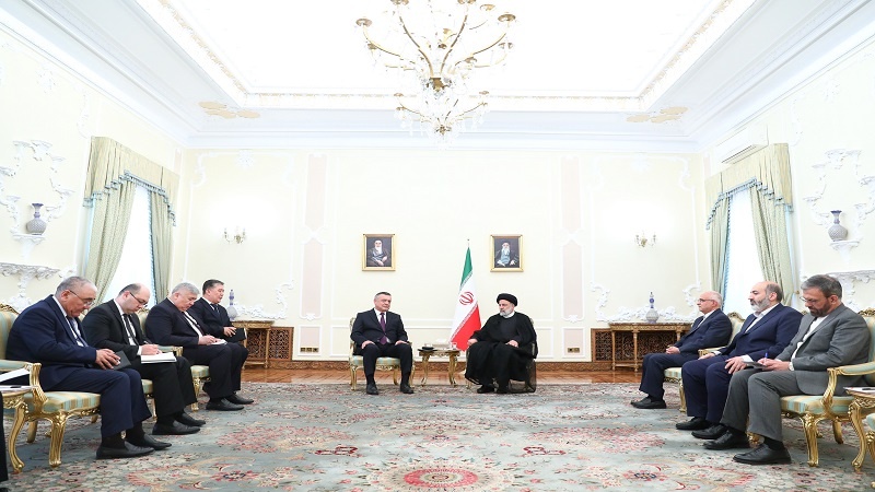 Iranpress: رئيسي: القواسم الثقافية المشتركة أرضية مناسبة للارتقاء بالتعاون بين إيران وأوزبكستان