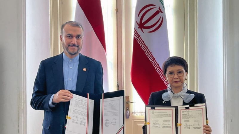 امضای 11 سند همکاری میان ایران و اندونزی/ دو کشور به توافق‌نامه تجارت ترجیحی دست یافتند