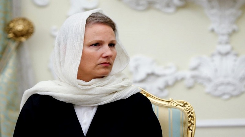 Iranpress: استدعاء السفيرة السويسرية لدى طهران إلى وزارة الخارجية