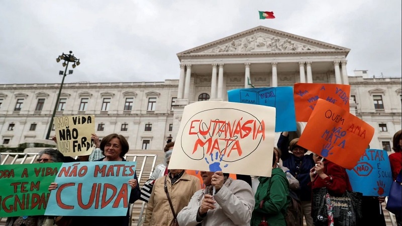 Iranpress: البرلمان البرتغالي يوافق على القتل الرحيم الإيجابي