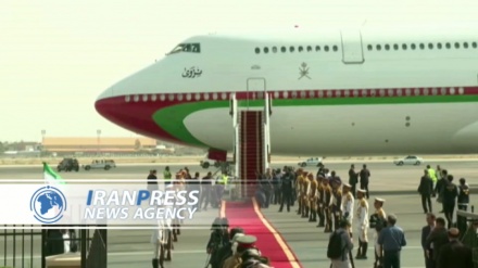 جلالة سلطان عمان يصل طهران 