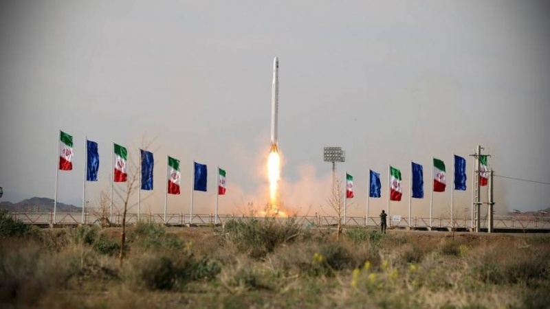 Iranpress: قمران اصطناعيان إيرانيان على أبواب الإطلاق إلى الفضاء