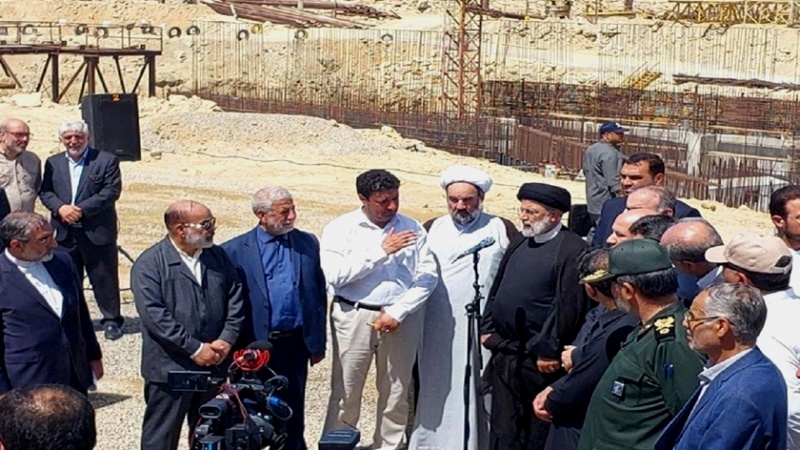 ایران پرس: آغاز عملیات اجرایی خط انتقال آب از دریای عمان به سیستان و بلوچستان| اخطار رئیسی به طالبان: پرداخت حق‌آبه را جدی بگیرید