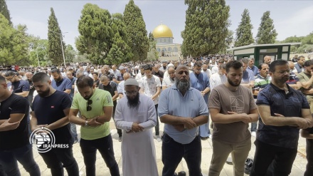 45 ألفا يؤدون صلاة الجمعة في المسجد الأقصى المبارك