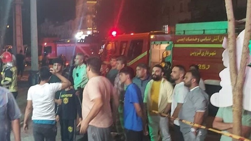 ایران پرس: ببینید: آتش‌سوزی آپارتمان 36 واحدی در قزوین