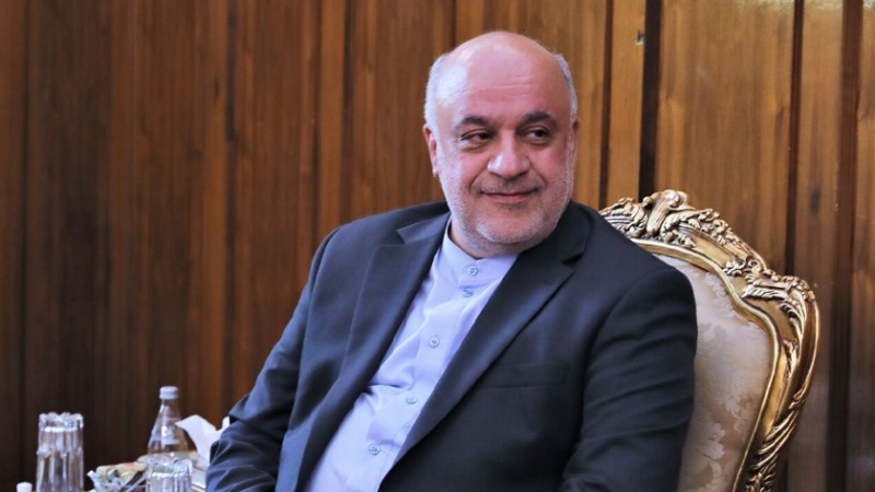 Iranpress: سفير إيران في بيروت يدعو الفرق السياسية في لبنان إلى الحوار