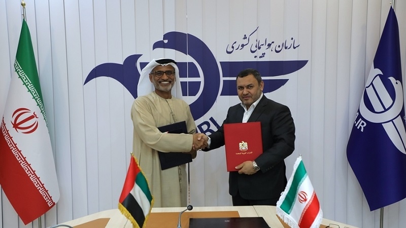 Iranpress: توقيع مذكرة تعاون بين إيران والإمارات في مجال الطيران