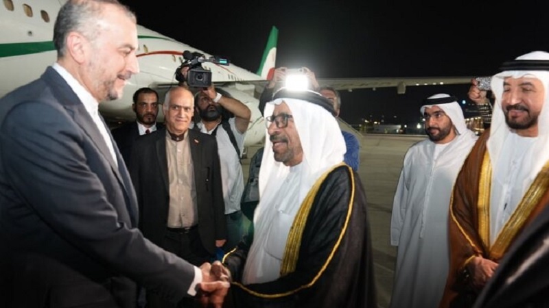 Iranpress: وزير الخارجية الإيراني يصل إلى الإمارات العربية المتحدة