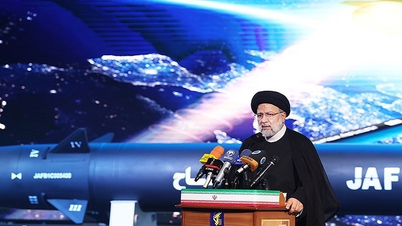 Iranpress: رئيسي: قوة الردع الإيرانية هي نقطة استقرار أمن وسلام دول المنطقة