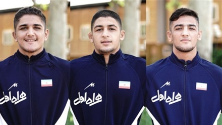 مصارعون إيرانيون يفوزون بثلاث ميداليات ذهبية في بطولة أسيا للناشئين