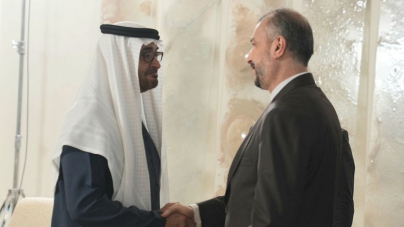 Iranpress: رئيس دولة الإمارات يستقبل وزير خارجية إيران